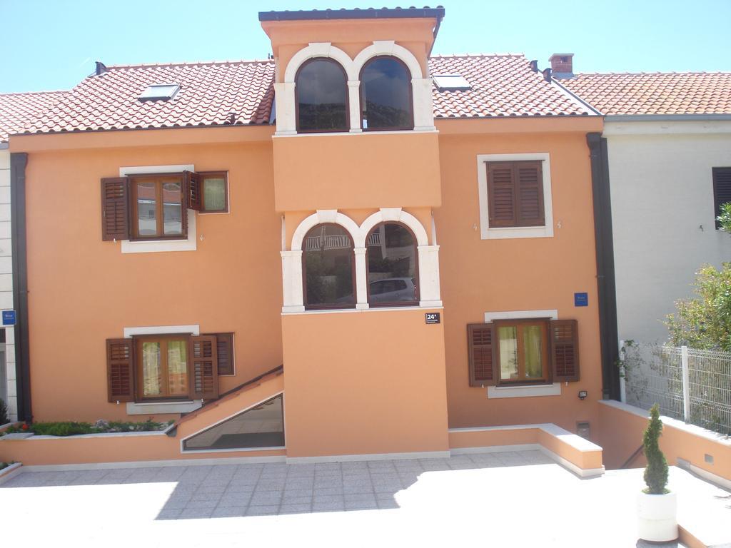 Villa Kiki Bol Exteriér fotografie